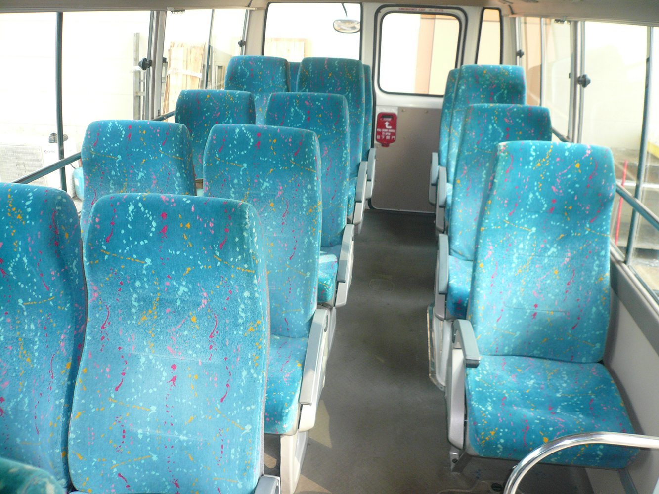 飛鷹租車旅遊巴車廂（JN3523）