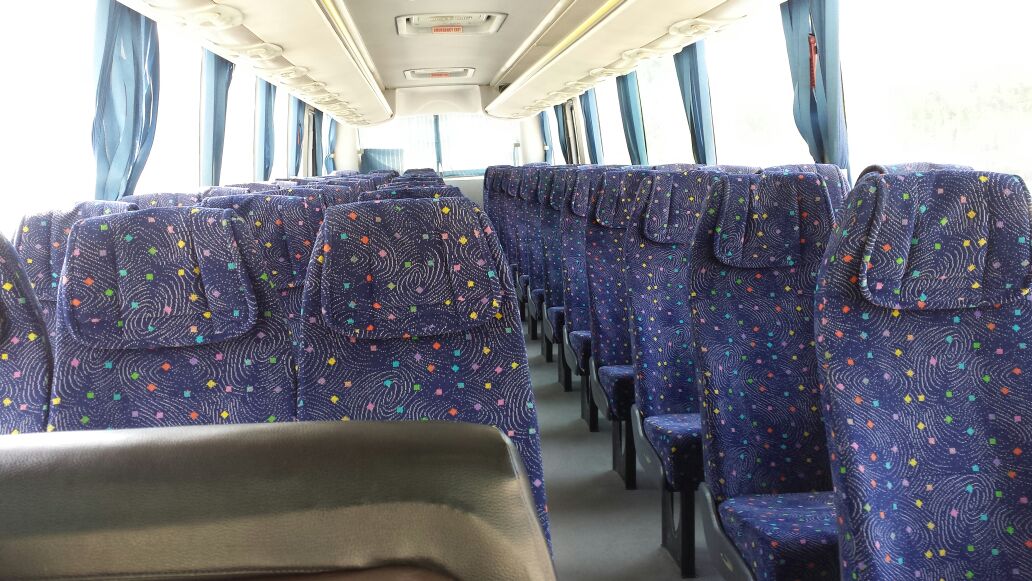 飛鷹租車旅遊巴車廂（PA7103）